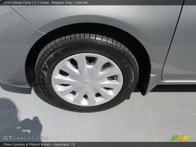 Magnetic Gray / Charcoal 2014 Nissan Versa 1.6 S Sedan