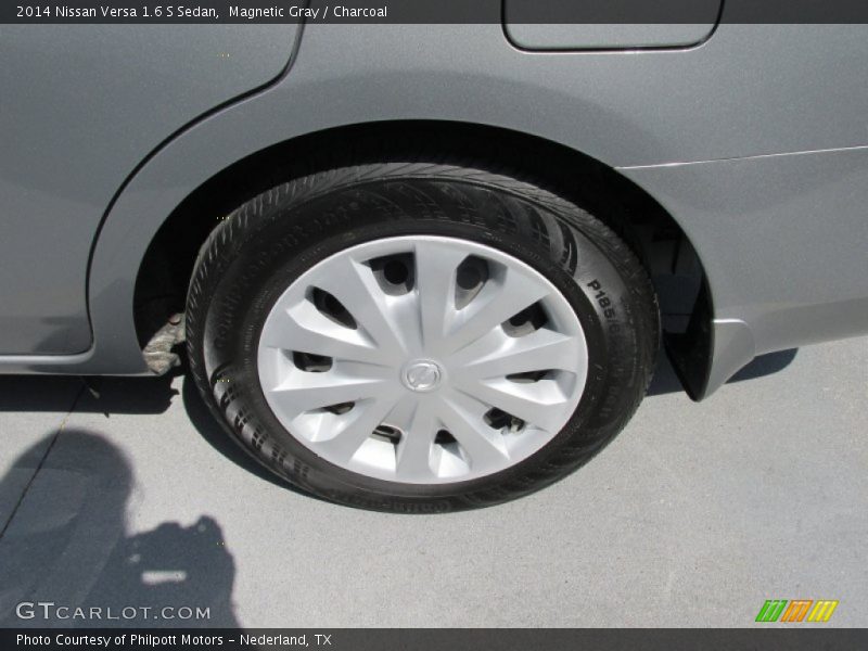 Magnetic Gray / Charcoal 2014 Nissan Versa 1.6 S Sedan