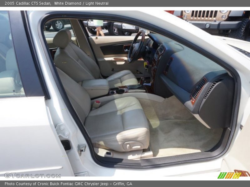 White Diamond / Light Neutral 2005 Cadillac CTS Sedan