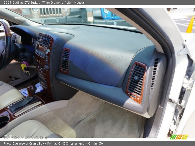 White Diamond / Light Neutral 2005 Cadillac CTS Sedan
