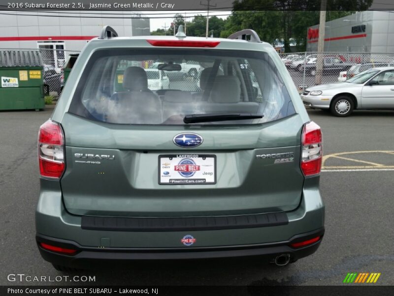 Jasmine Green Metallic / Gray 2016 Subaru Forester 2.5i