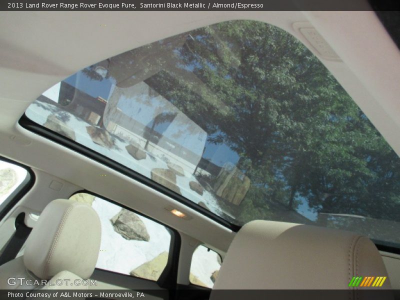 Santorini Black Metallic / Almond/Espresso 2013 Land Rover Range Rover Evoque Pure