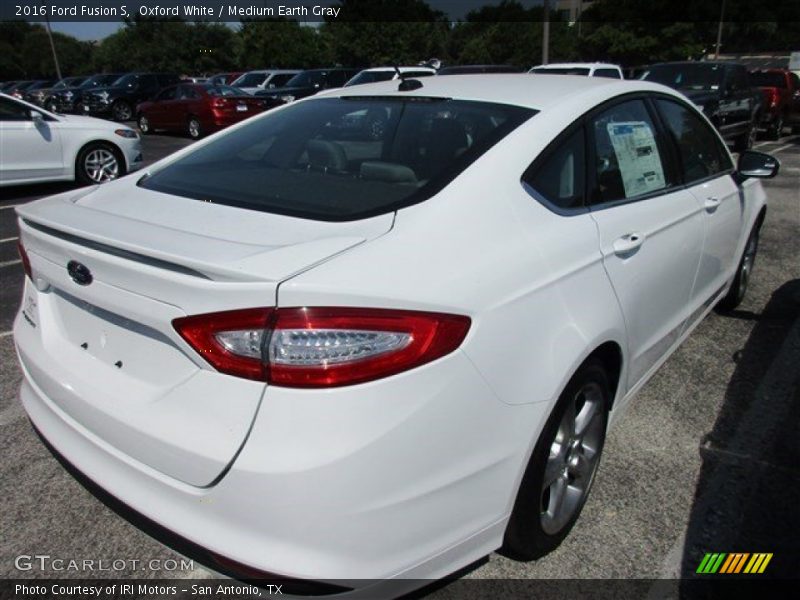 Oxford White / Medium Earth Gray 2016 Ford Fusion S