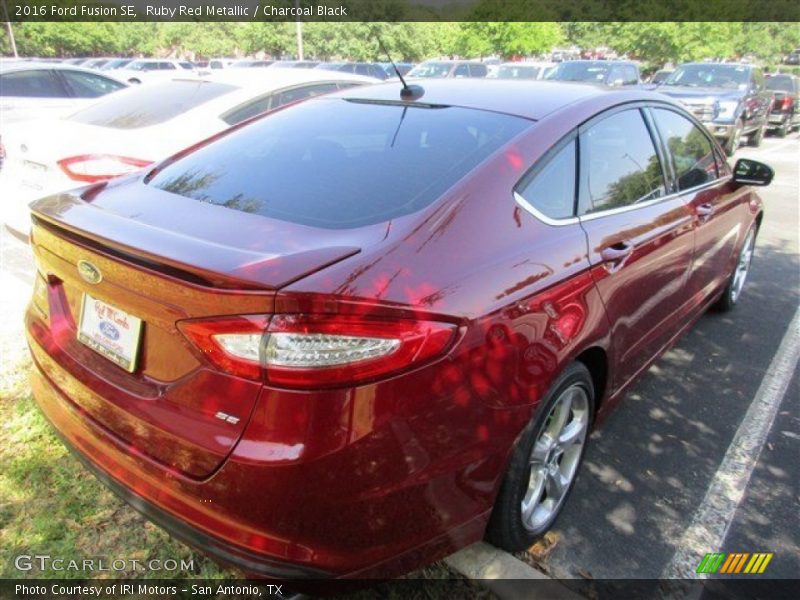 Ruby Red Metallic / Charcoal Black 2016 Ford Fusion SE