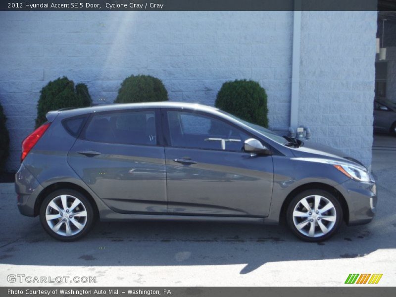 Cyclone Gray / Gray 2012 Hyundai Accent SE 5 Door