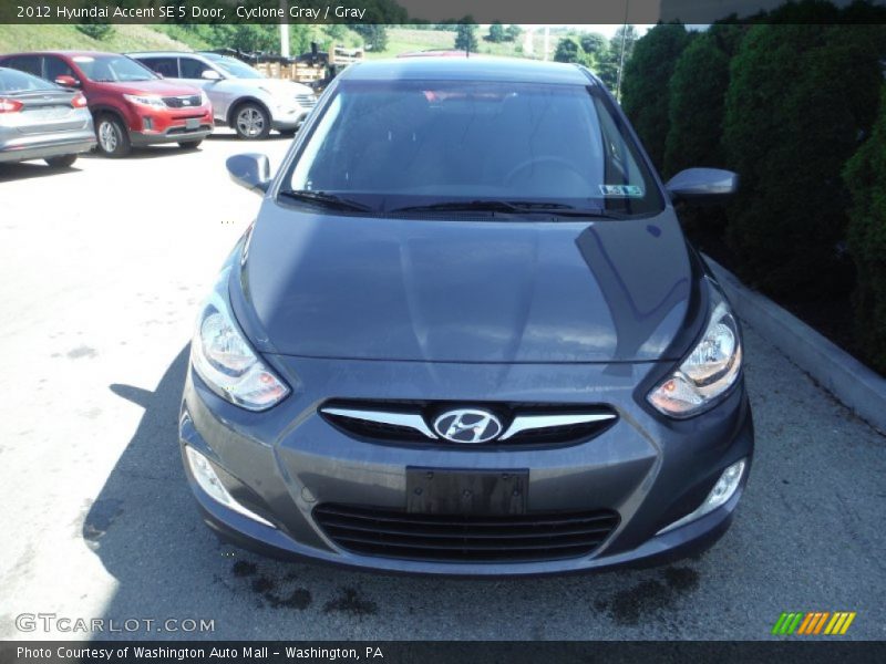 Cyclone Gray / Gray 2012 Hyundai Accent SE 5 Door