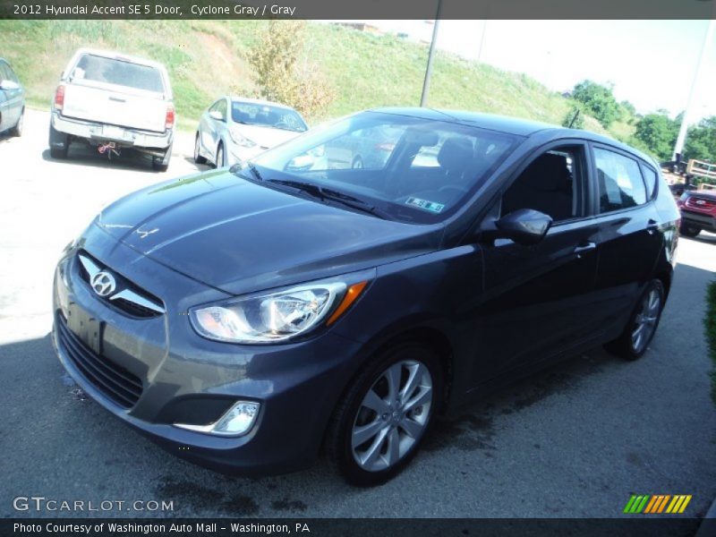 Cyclone Gray / Gray 2012 Hyundai Accent SE 5 Door