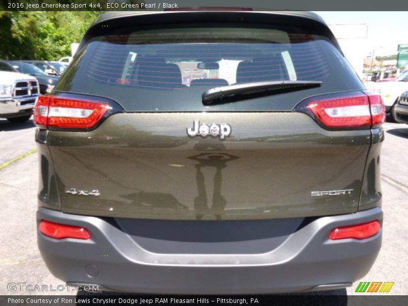 ECO Green Pearl / Black 2016 Jeep Cherokee Sport 4x4