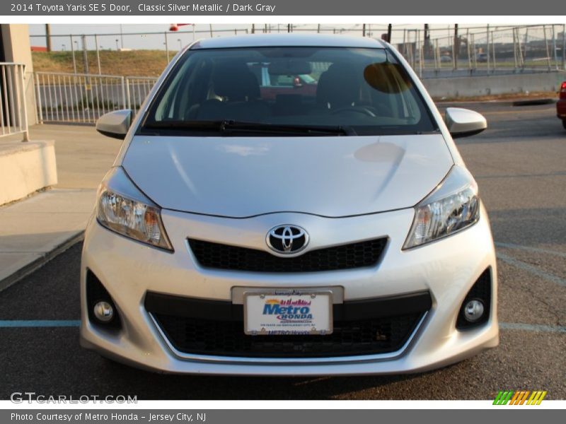 Classic Silver Metallic / Dark Gray 2014 Toyota Yaris SE 5 Door