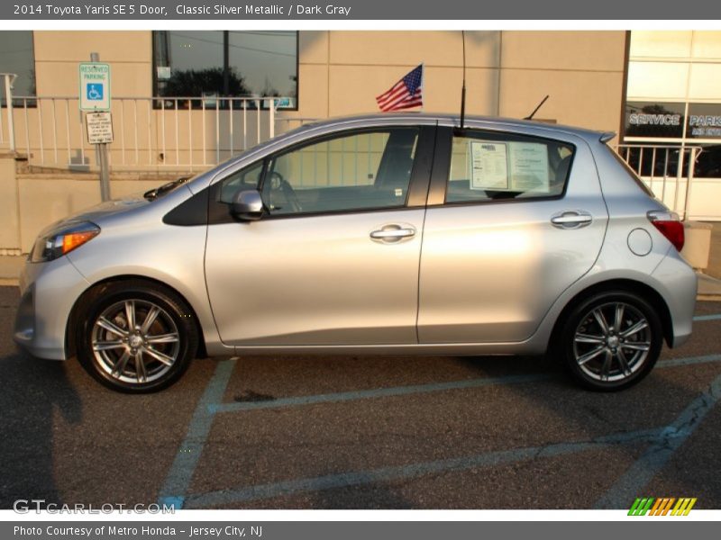 Classic Silver Metallic / Dark Gray 2014 Toyota Yaris SE 5 Door