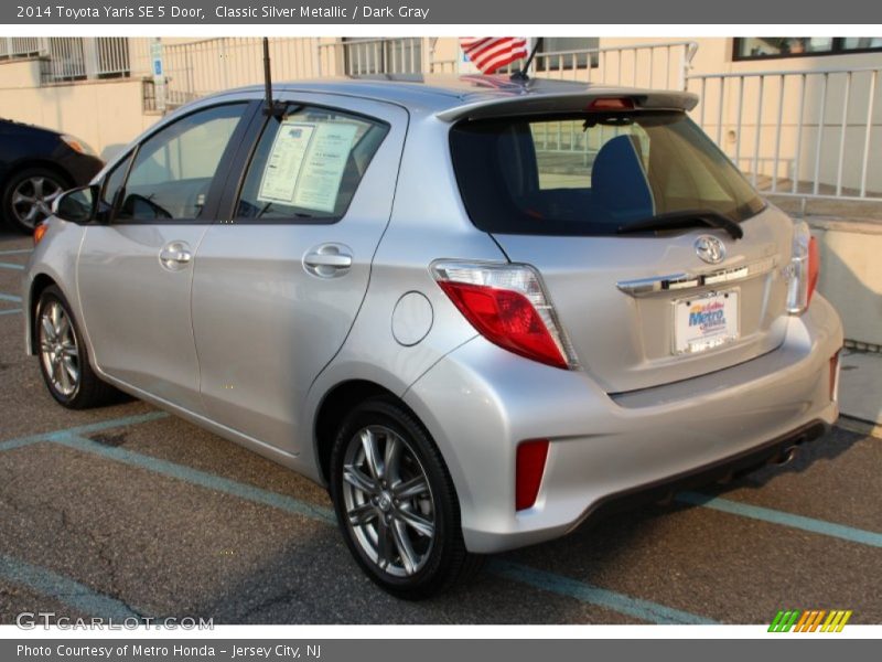 Classic Silver Metallic / Dark Gray 2014 Toyota Yaris SE 5 Door