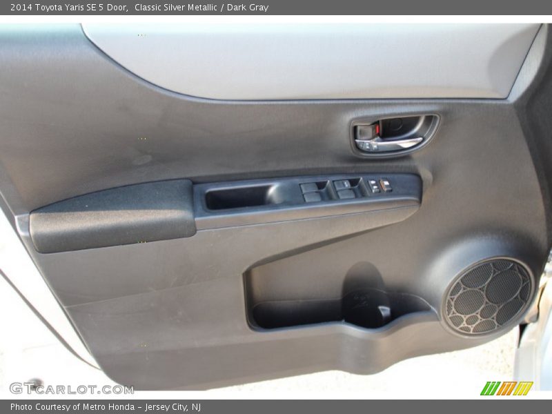 Classic Silver Metallic / Dark Gray 2014 Toyota Yaris SE 5 Door