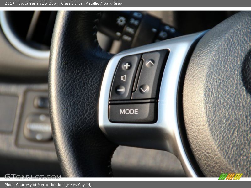 Classic Silver Metallic / Dark Gray 2014 Toyota Yaris SE 5 Door