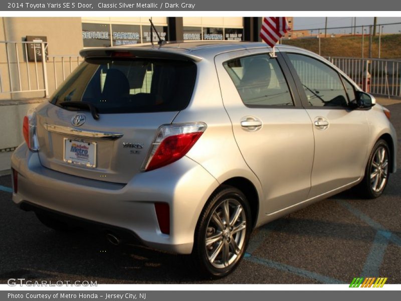 Classic Silver Metallic / Dark Gray 2014 Toyota Yaris SE 5 Door