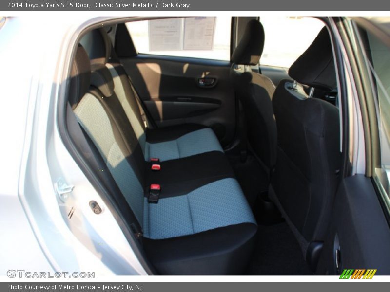 Classic Silver Metallic / Dark Gray 2014 Toyota Yaris SE 5 Door