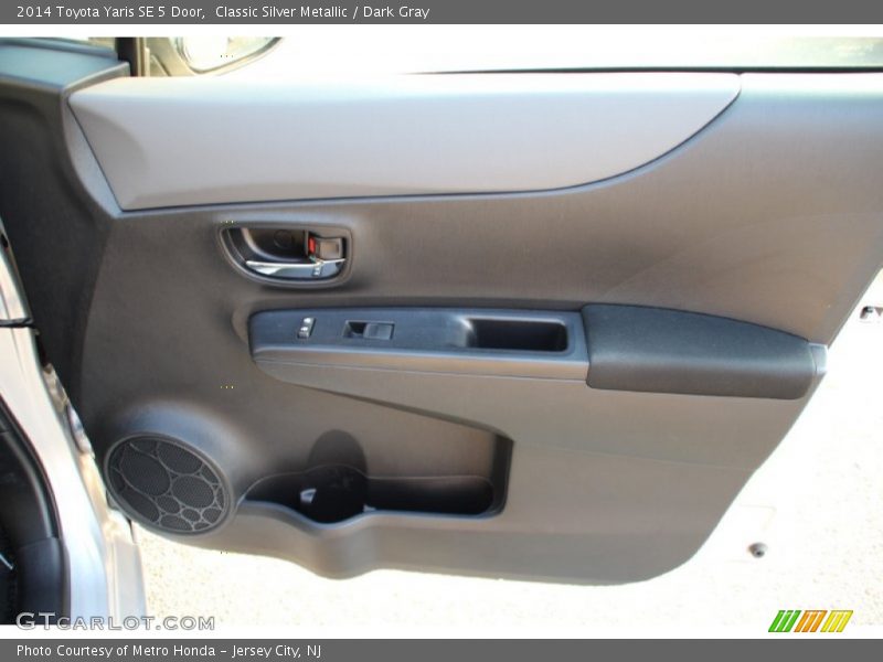 Classic Silver Metallic / Dark Gray 2014 Toyota Yaris SE 5 Door