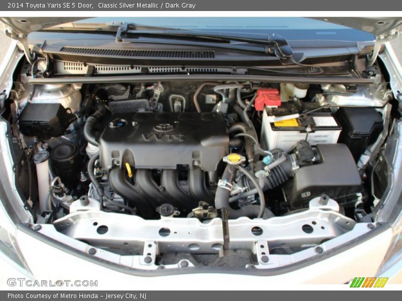 Classic Silver Metallic / Dark Gray 2014 Toyota Yaris SE 5 Door