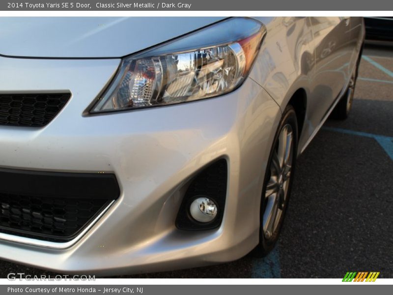 Classic Silver Metallic / Dark Gray 2014 Toyota Yaris SE 5 Door