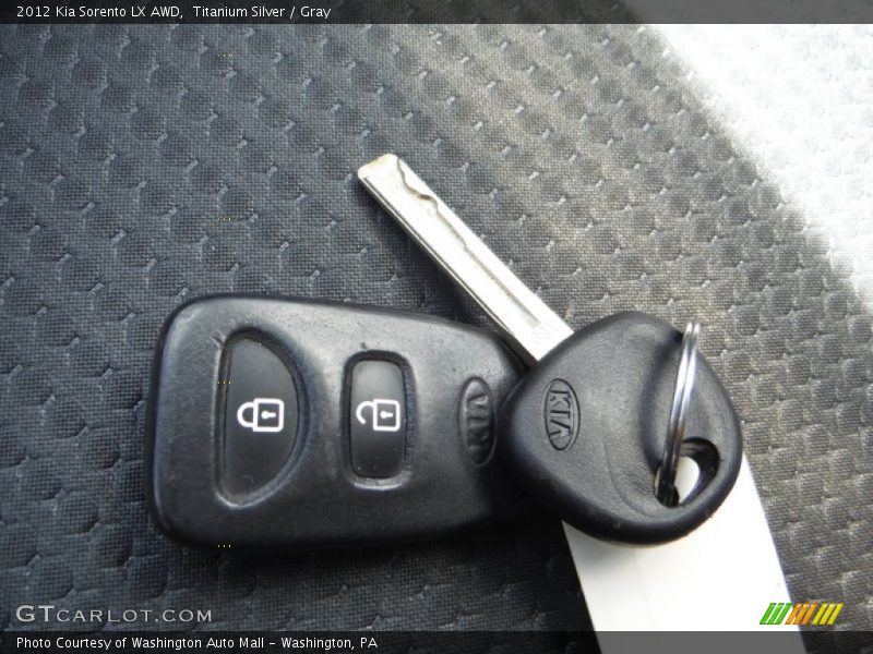 Titanium Silver / Gray 2012 Kia Sorento LX AWD