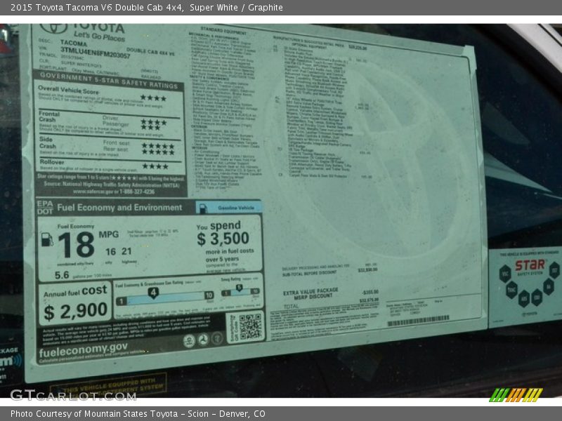 Super White / Graphite 2015 Toyota Tacoma V6 Double Cab 4x4