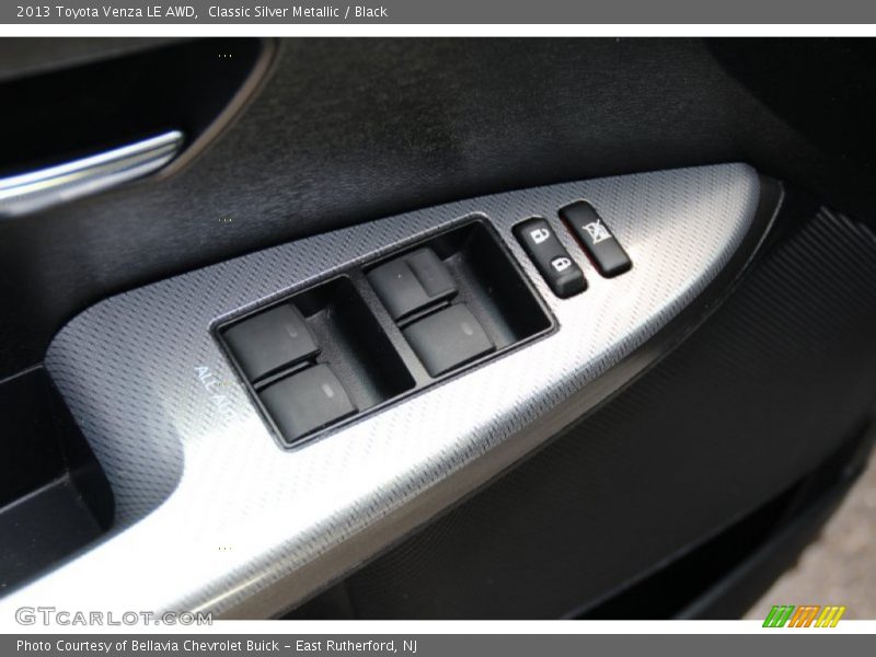 Classic Silver Metallic / Black 2013 Toyota Venza LE AWD