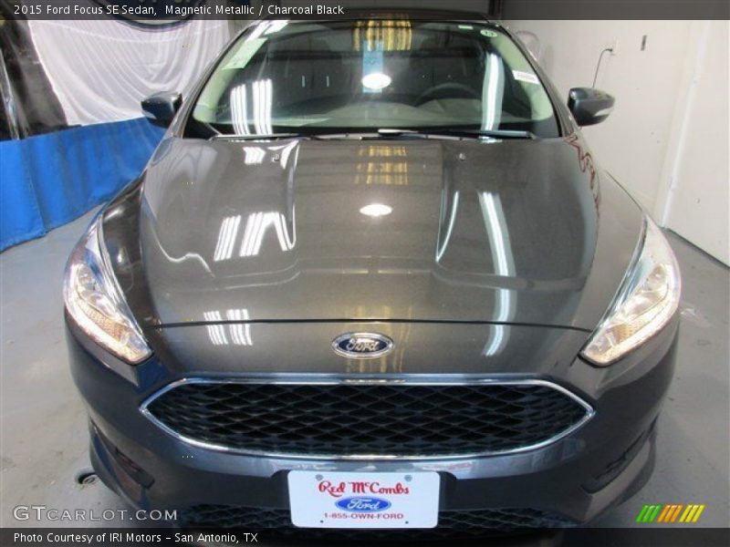 Magnetic Metallic / Charcoal Black 2015 Ford Focus SE Sedan