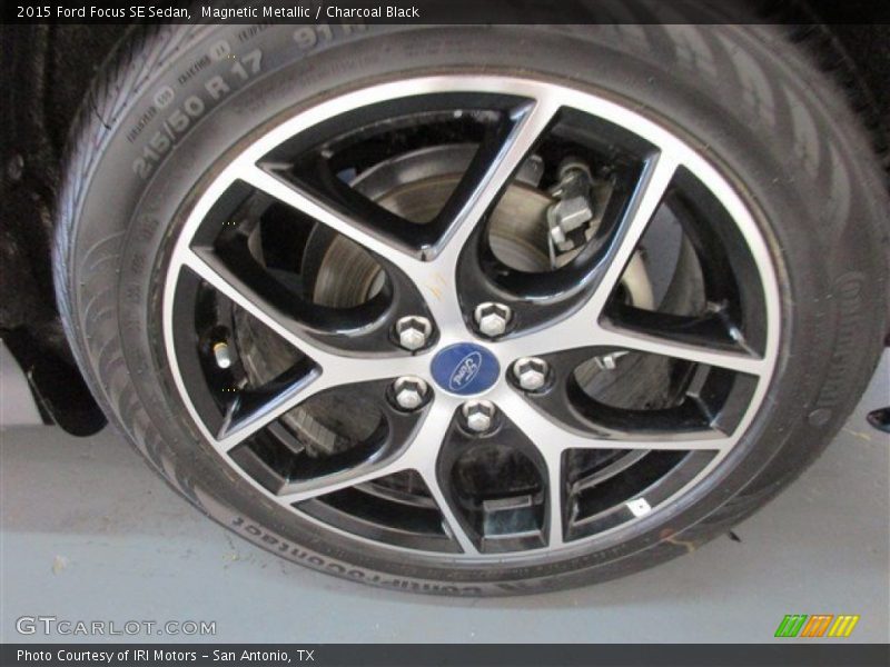 Magnetic Metallic / Charcoal Black 2015 Ford Focus SE Sedan