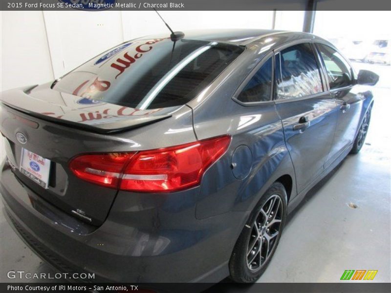 Magnetic Metallic / Charcoal Black 2015 Ford Focus SE Sedan