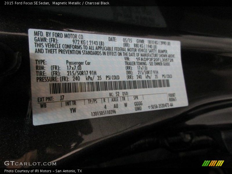 Magnetic Metallic / Charcoal Black 2015 Ford Focus SE Sedan