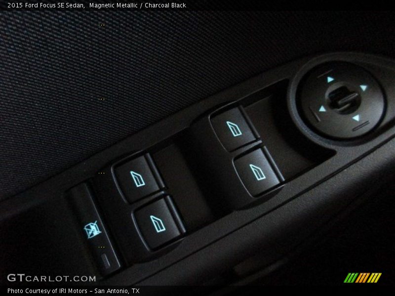 Magnetic Metallic / Charcoal Black 2015 Ford Focus SE Sedan