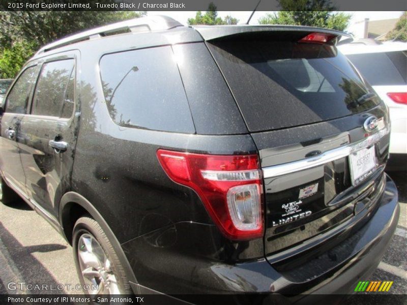 Tuxedo Black / Charcoal Black 2015 Ford Explorer Limited