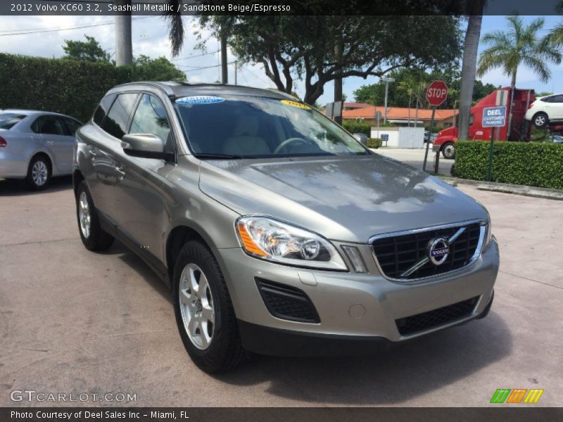 Front 3/4 View of 2012 XC60 3.2