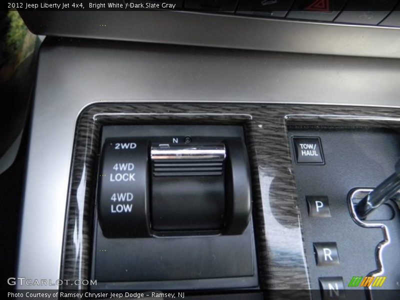 Bright White / Dark Slate Gray 2012 Jeep Liberty Jet 4x4