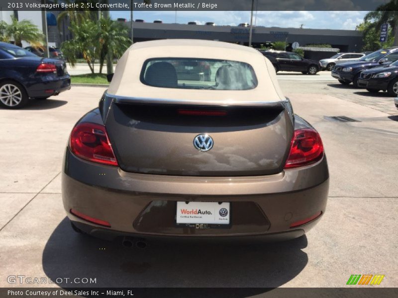 Toffee Brown Metallic / Beige 2013 Volkswagen Beetle 2.5L Convertible