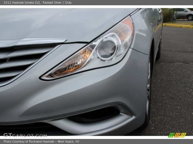 Radiant Silver / Gray 2011 Hyundai Sonata GLS