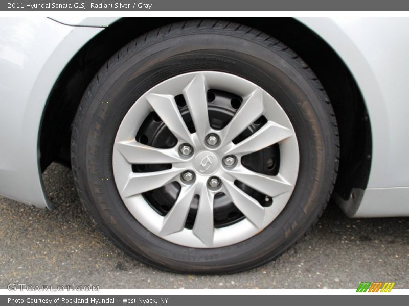 Radiant Silver / Gray 2011 Hyundai Sonata GLS