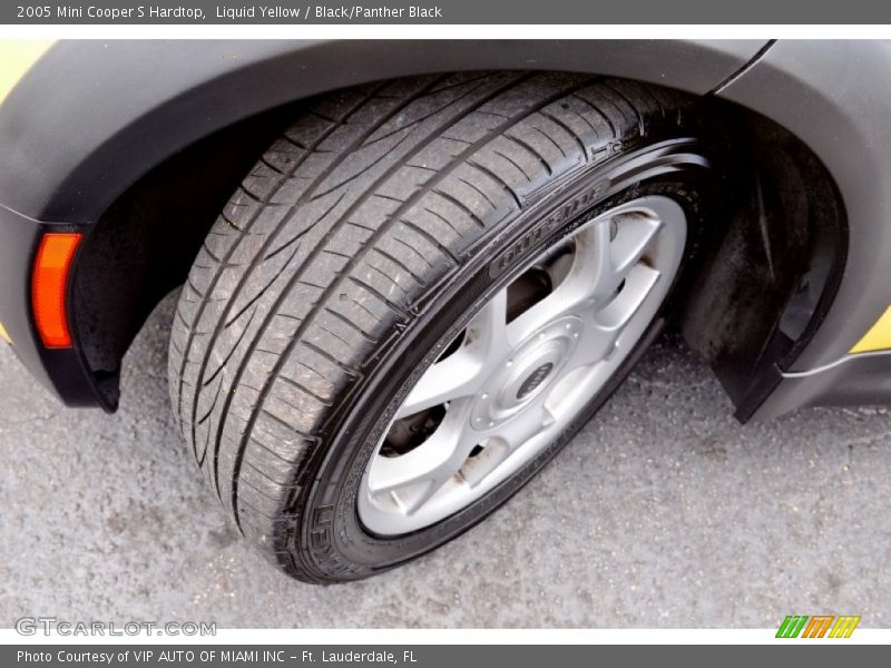Liquid Yellow / Black/Panther Black 2005 Mini Cooper S Hardtop