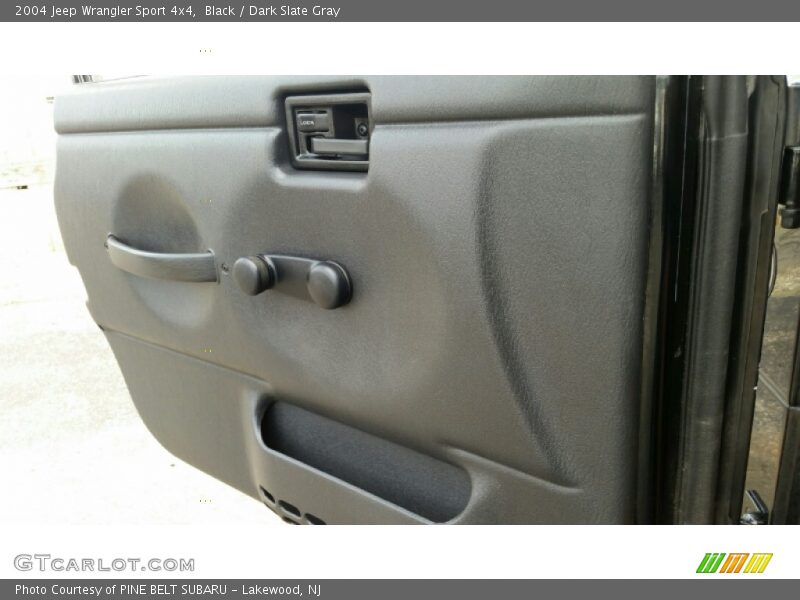 Black / Dark Slate Gray 2004 Jeep Wrangler Sport 4x4