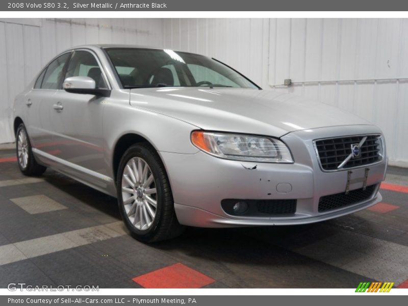 Front 3/4 View of 2008 S80 3.2