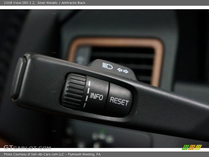 Silver Metallic / Anthracite Black 2008 Volvo S80 3.2