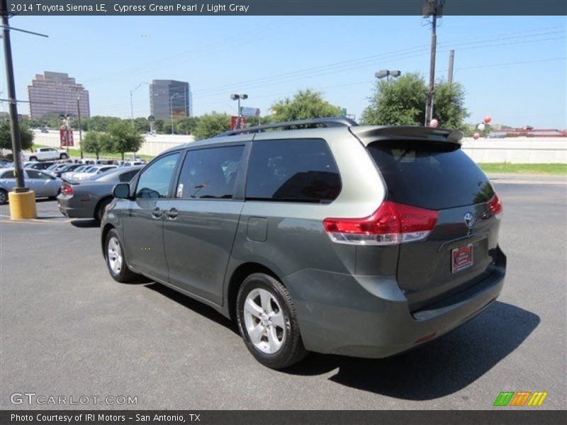 Cypress Green Pearl / Light Gray 2014 Toyota Sienna LE