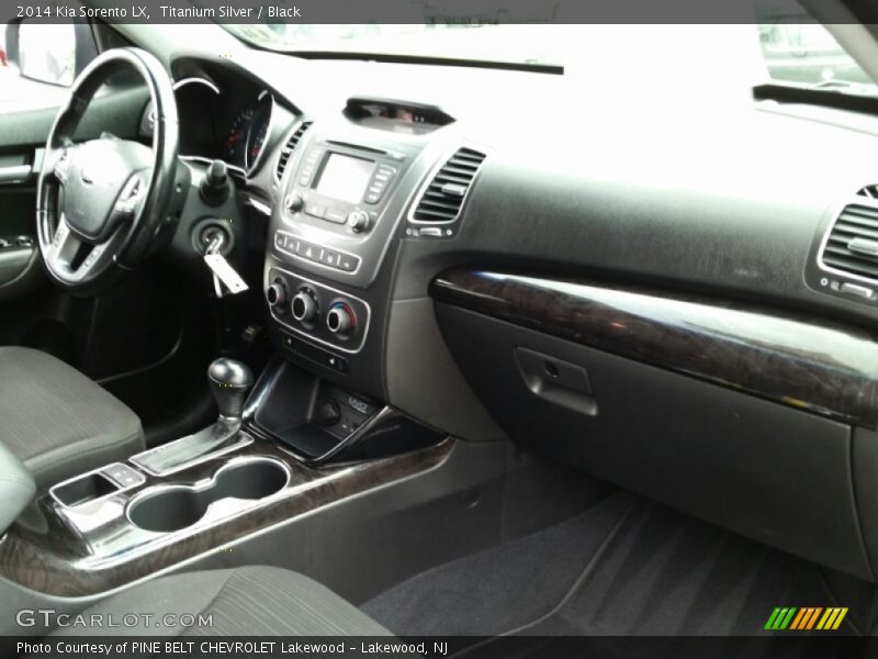 Titanium Silver / Black 2014 Kia Sorento LX