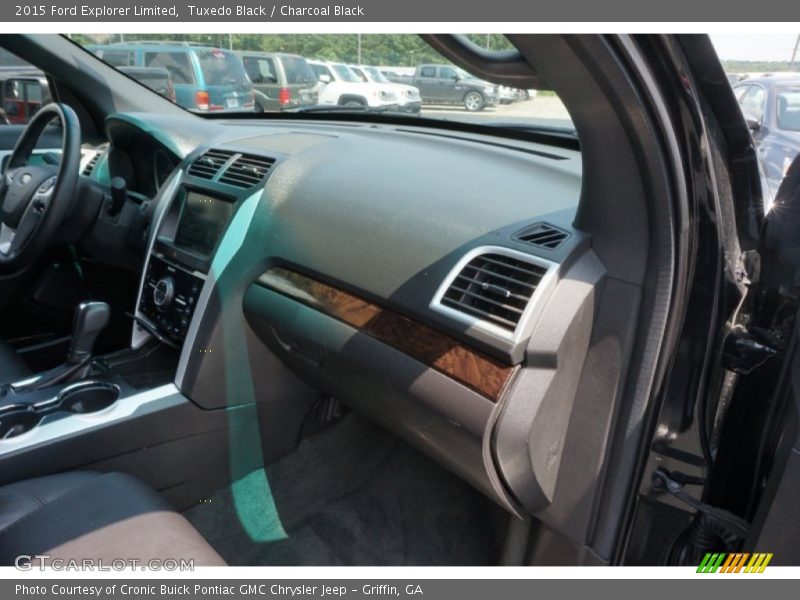 Tuxedo Black / Charcoal Black 2015 Ford Explorer Limited