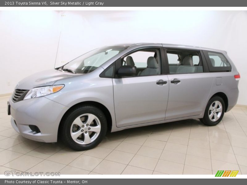 Front 3/4 View of 2013 Sienna V6