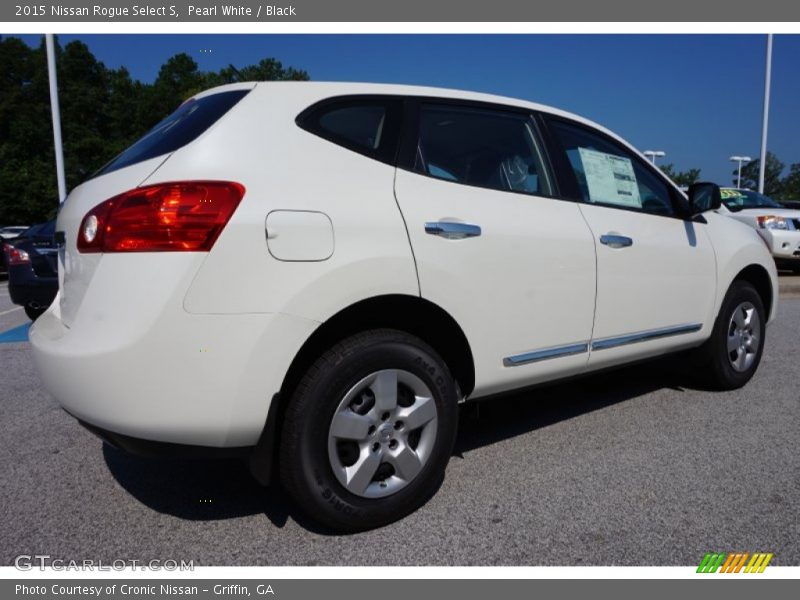 Pearl White / Black 2015 Nissan Rogue Select S
