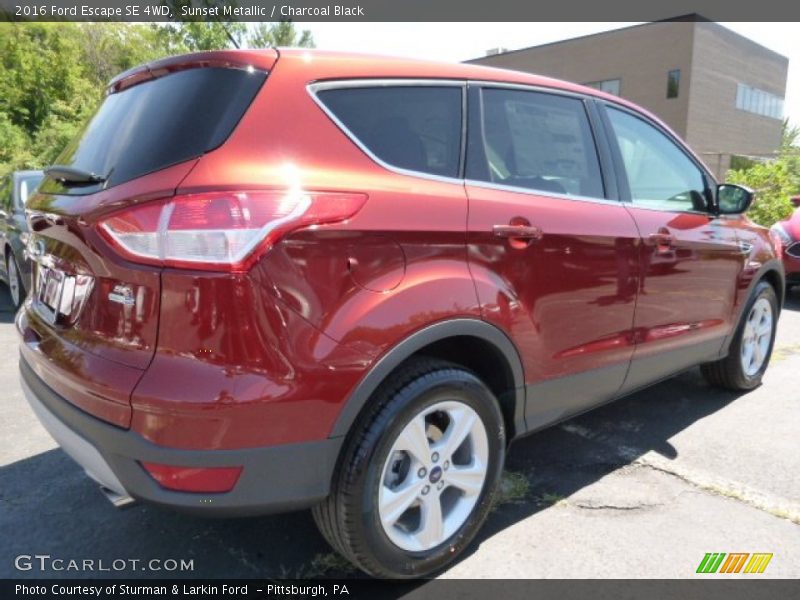 Sunset Metallic / Charcoal Black 2016 Ford Escape SE 4WD