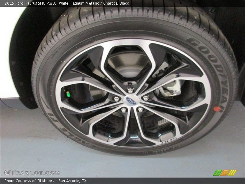 White Platinum Metallic / Charcoal Black 2015 Ford Taurus SHO AWD