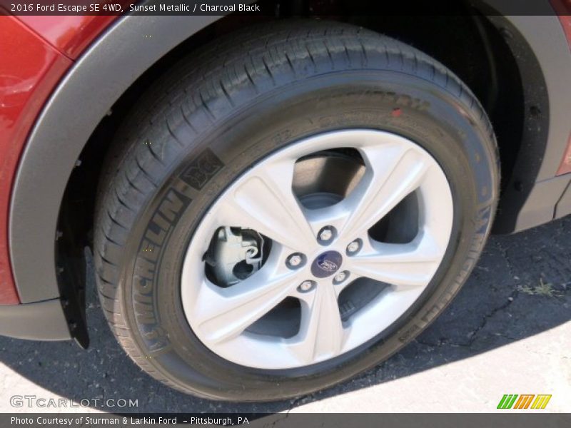 Sunset Metallic / Charcoal Black 2016 Ford Escape SE 4WD