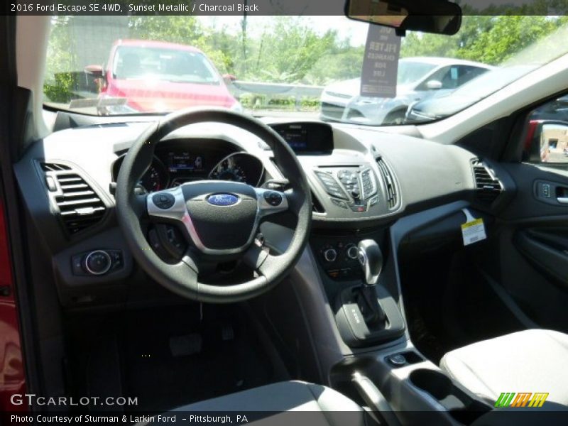 Sunset Metallic / Charcoal Black 2016 Ford Escape SE 4WD