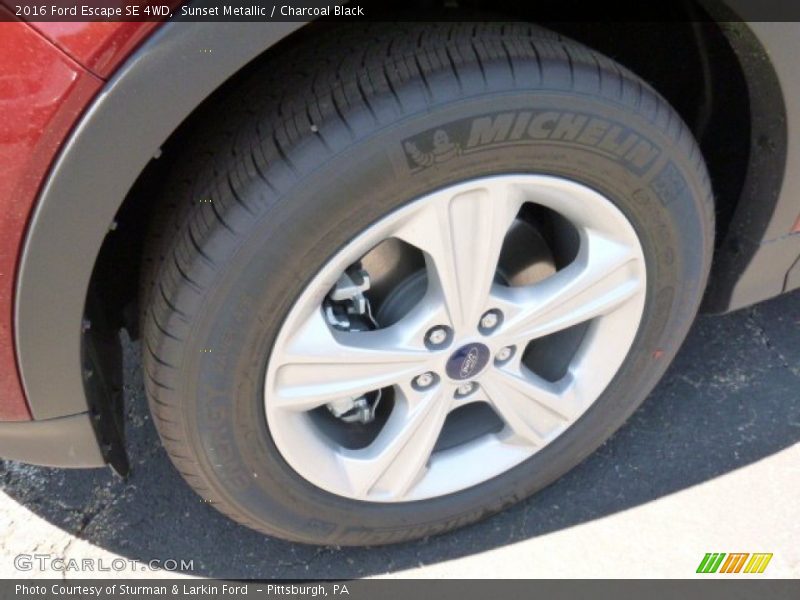 Sunset Metallic / Charcoal Black 2016 Ford Escape SE 4WD